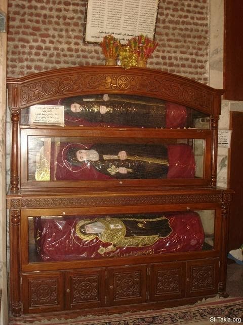 St-Takla.org Image: Relics of Saints (top to bottom): Saints (right to left): Pope Morkos VIII, Pope Boutrous VII, St. Sarabamon of the Scacf - from St. Sarabamoun Shrine at the Old Cathedral, Azbakia, Cairo, Egypt - October 2011 - Photograph by Michael Ghaly for St-Takla.org صورة في موقع الأنبا تكلا: رفات وأجساد الآباء القديسون (من أعلى لأسفل): البابا مرقس الثامن، البابا بطرس السابع، الأنبا صرابامون أبو طرحه - من صور مزار الأنبا صرابامون أبو طرحة في الكاتدرائية القديمة بالأزبكية، القاهرة، مصر - أكتوبر 2011 - تصوير مايكل غالي لـ: موقع الأنبا تكلا هيمانوت